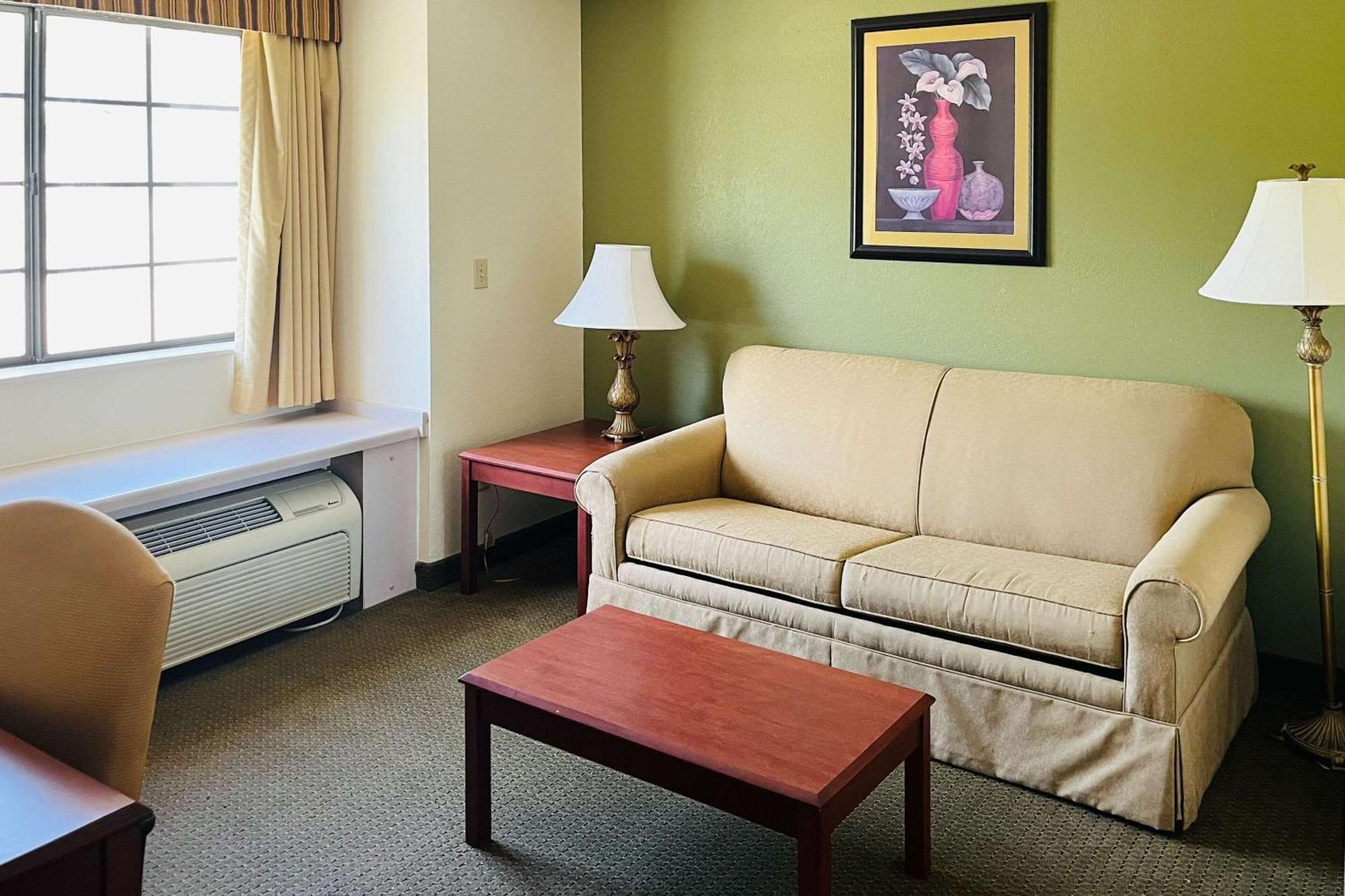 Quality Inn & Suites Prestonsburg Next To Mountain Arts Center Esterno foto