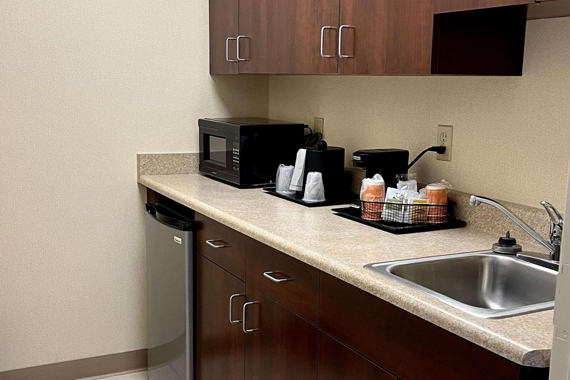 Quality Inn & Suites Prestonsburg Next To Mountain Arts Center Esterno foto