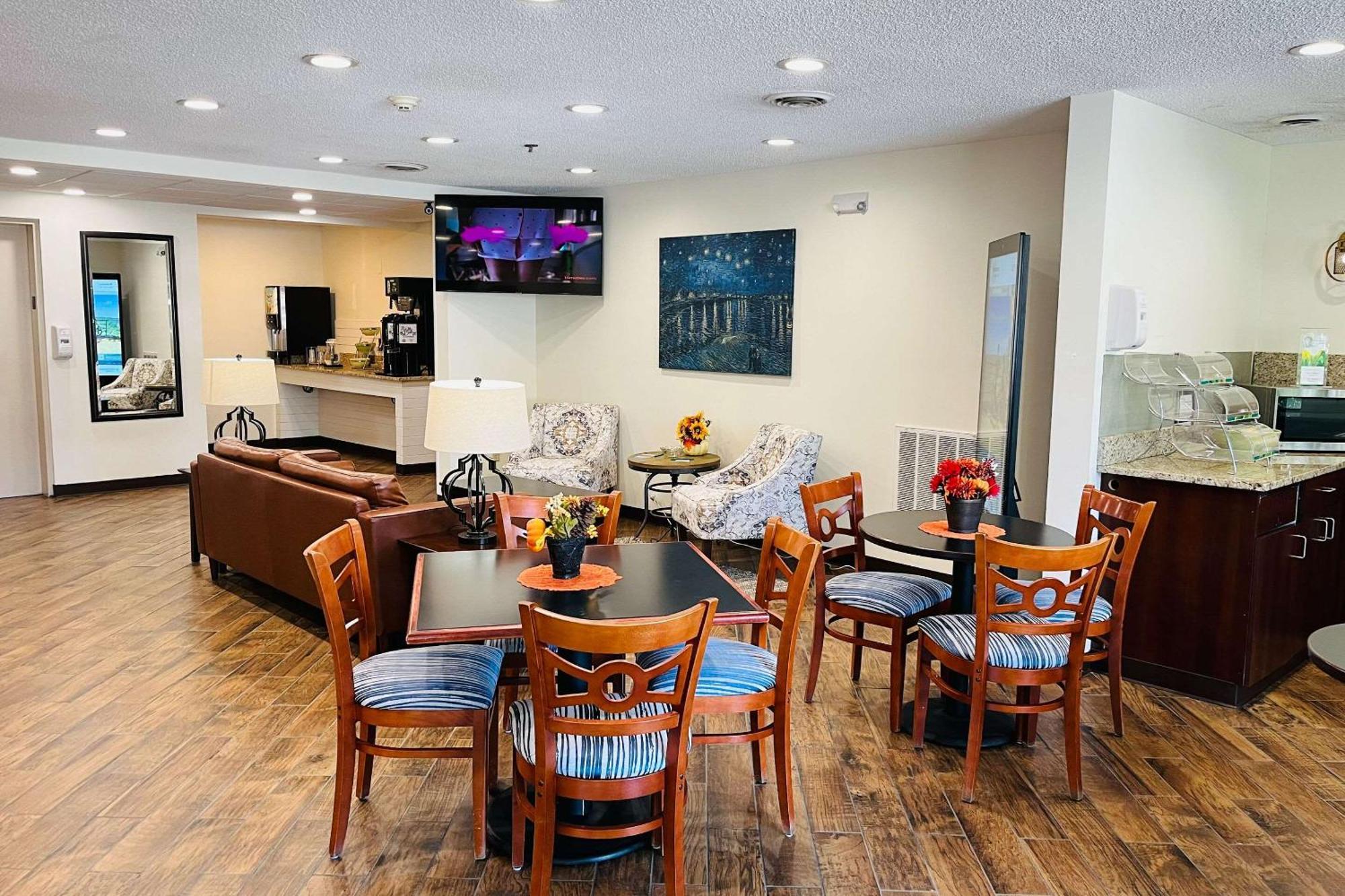 Quality Inn & Suites Prestonsburg Next To Mountain Arts Center Esterno foto