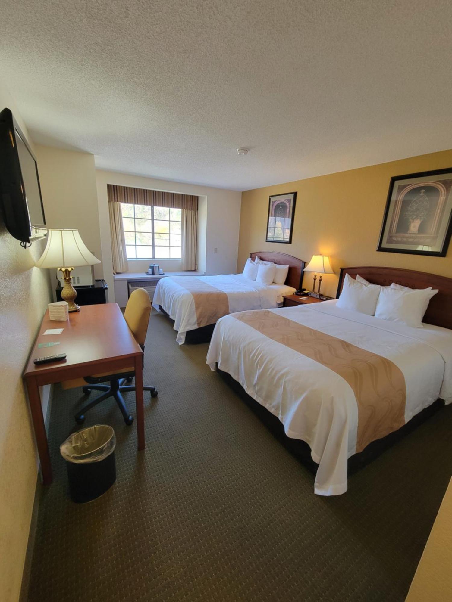 Quality Inn & Suites Prestonsburg Next To Mountain Arts Center Esterno foto
