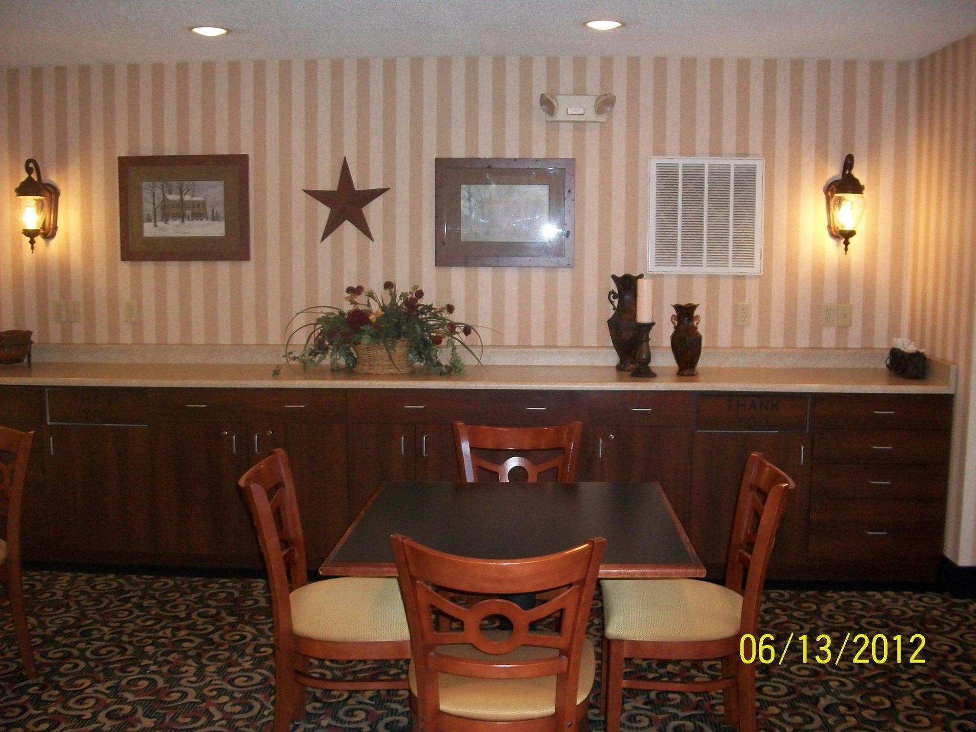 Quality Inn & Suites Prestonsburg Next To Mountain Arts Center Esterno foto