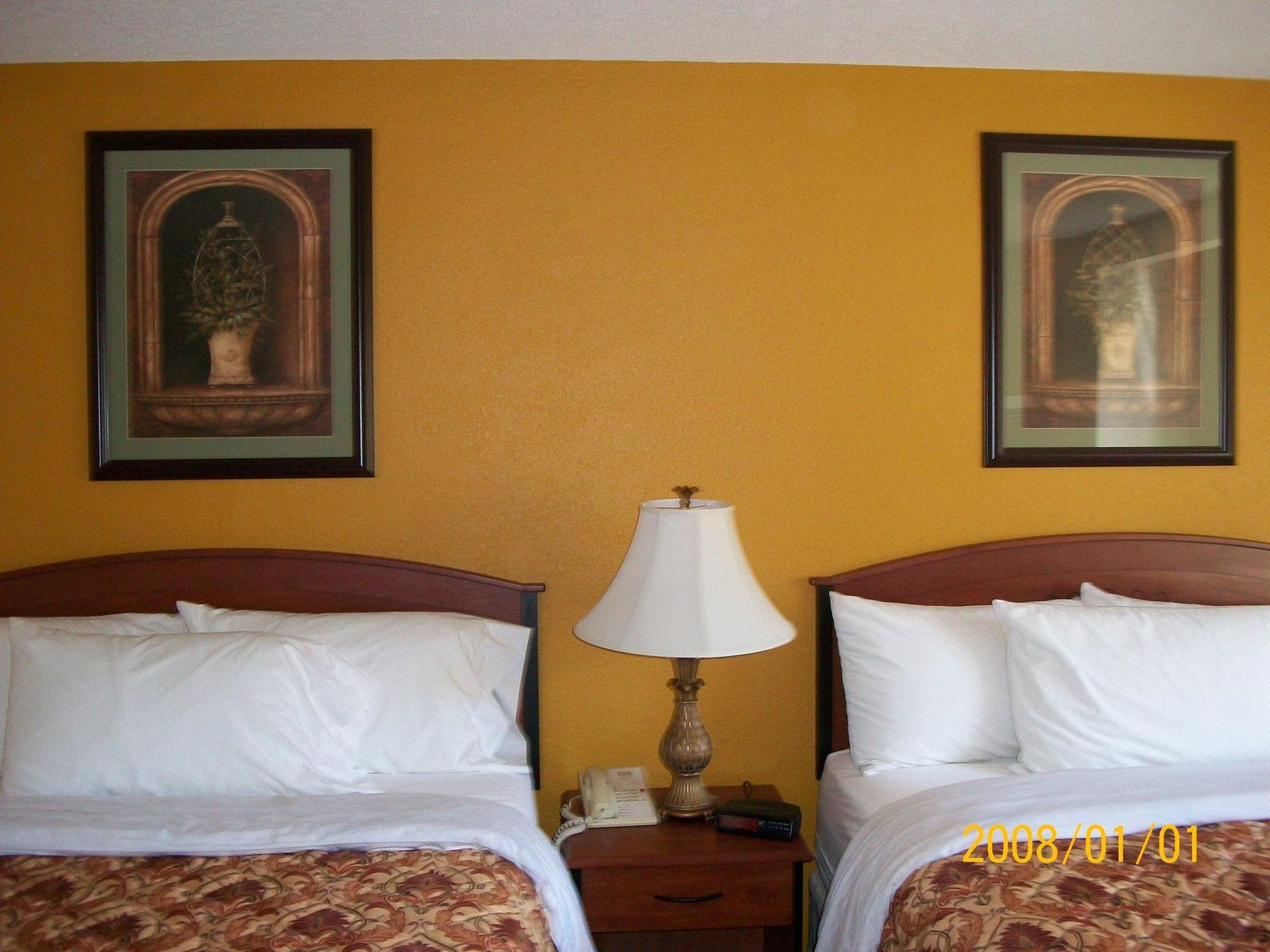 Quality Inn & Suites Prestonsburg Next To Mountain Arts Center Esterno foto