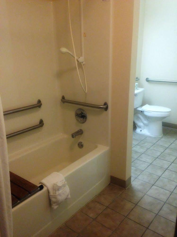 Quality Inn & Suites Prestonsburg Next To Mountain Arts Center Esterno foto