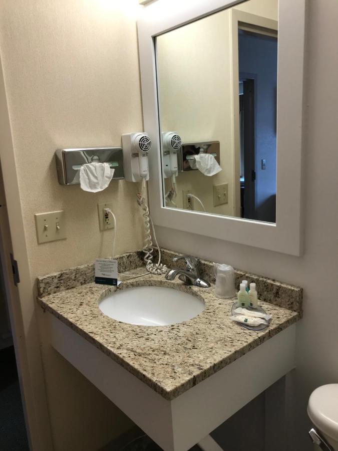 Quality Inn & Suites Prestonsburg Next To Mountain Arts Center Esterno foto