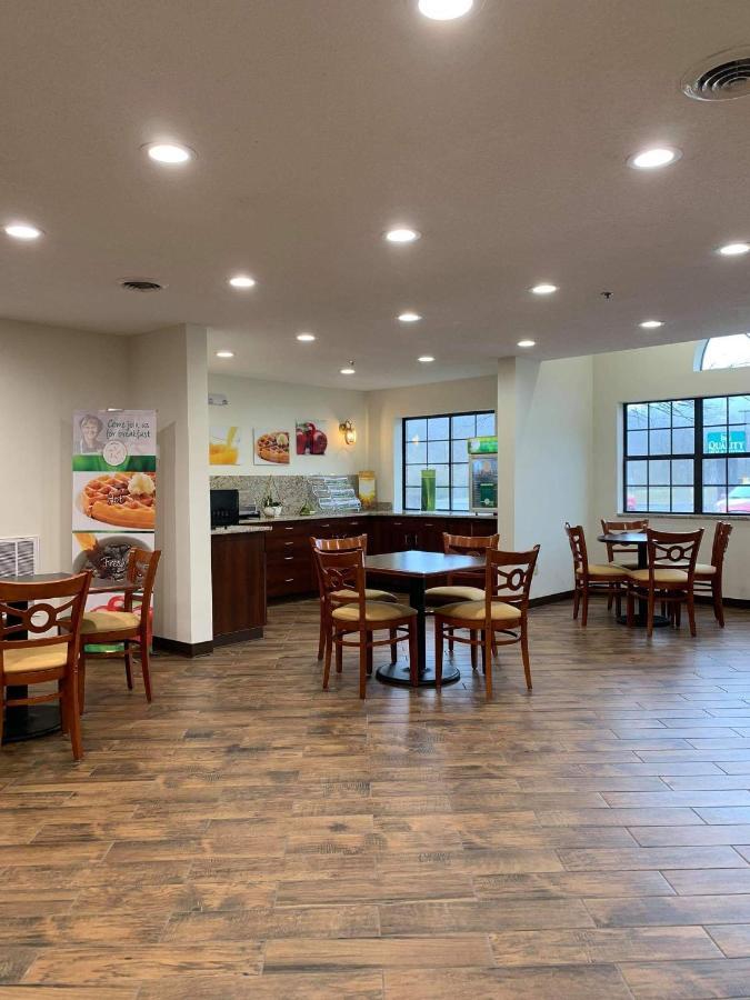 Quality Inn & Suites Prestonsburg Next To Mountain Arts Center Esterno foto