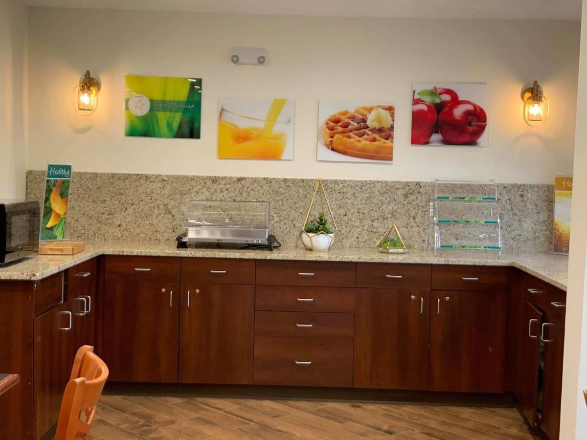 Quality Inn & Suites Prestonsburg Next To Mountain Arts Center Esterno foto